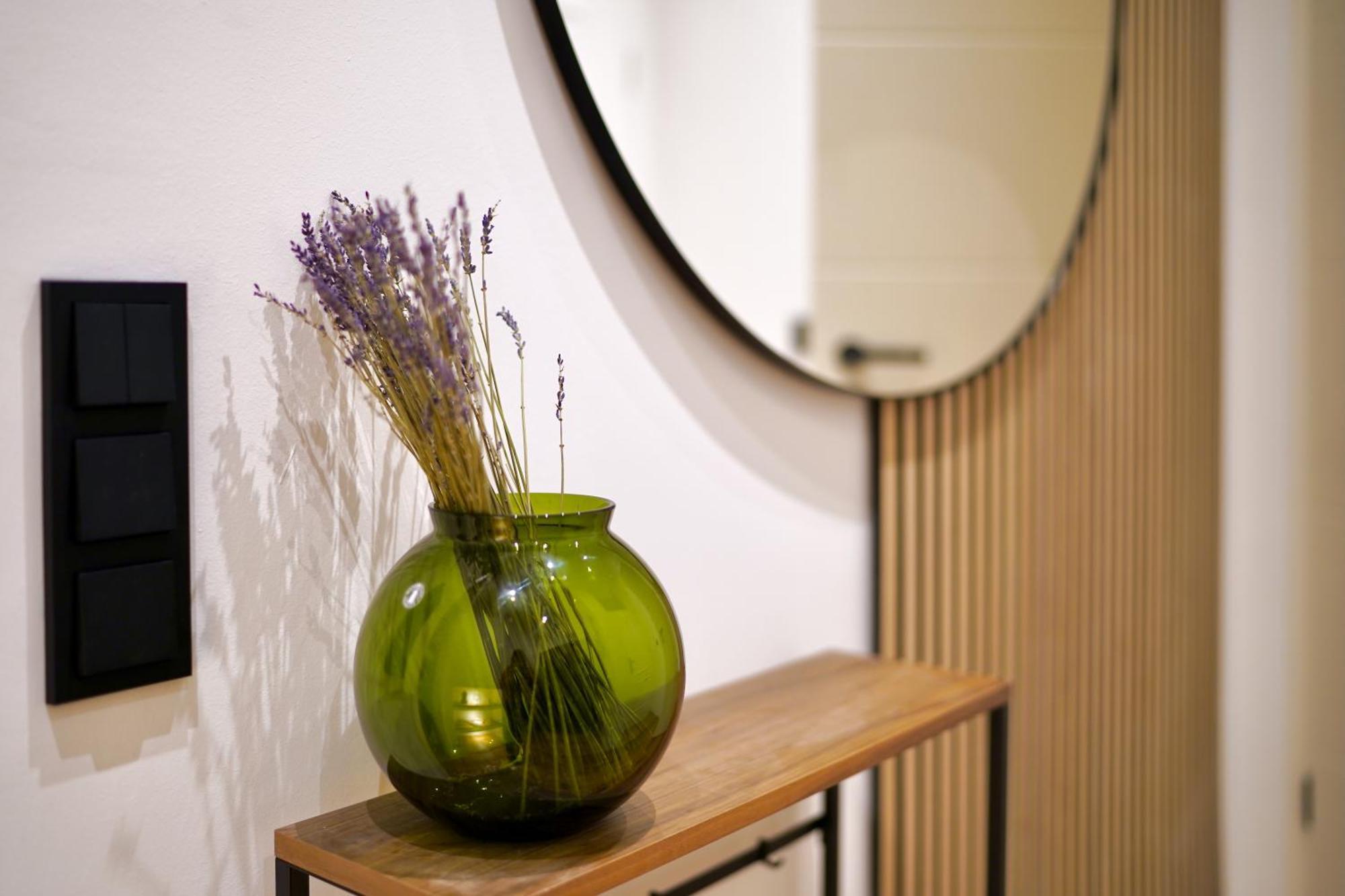 Edler Wohnraum Luxurioeses Stadtstudio Mit Balkon, Kaffeevollautomat & Klima ツウィッカウ エクステリア 写真